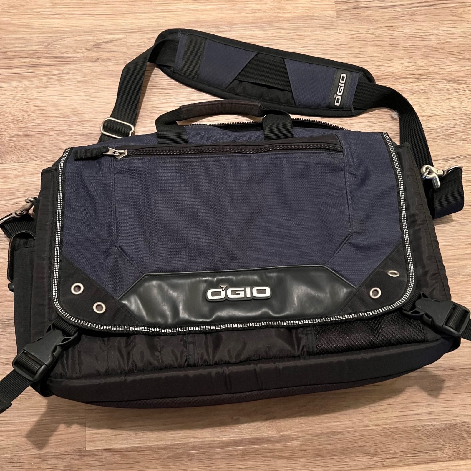 Ogio Street Messenger Bag Navy Black Laptop Briefcase Tech Organizer Travel Bag